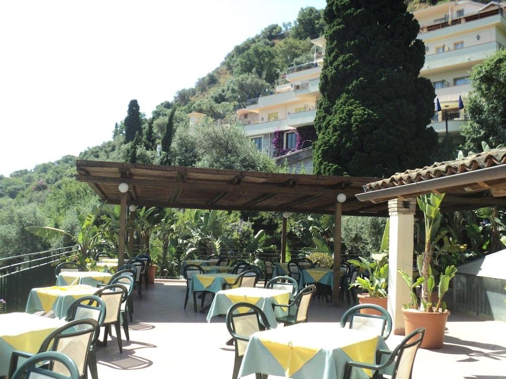 Hotel Baia Delle Sirene Taormina Exterior foto
