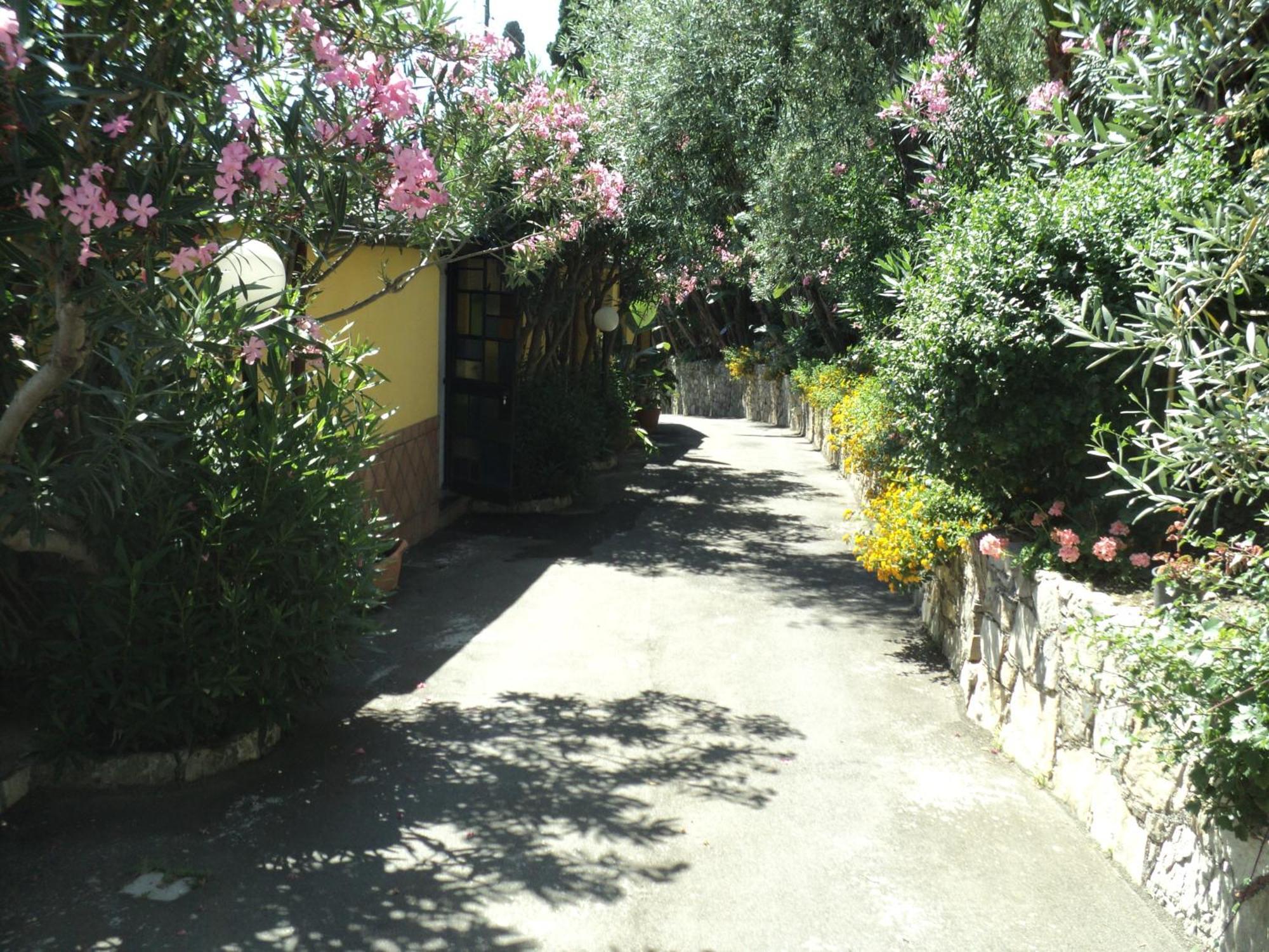 Hotel Baia Delle Sirene Taormina Exterior foto